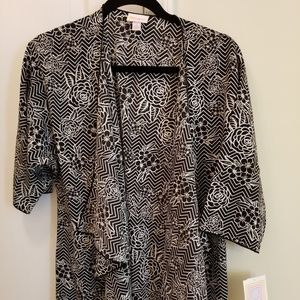 NWT Lularoe Small Noir/blanc Shirley